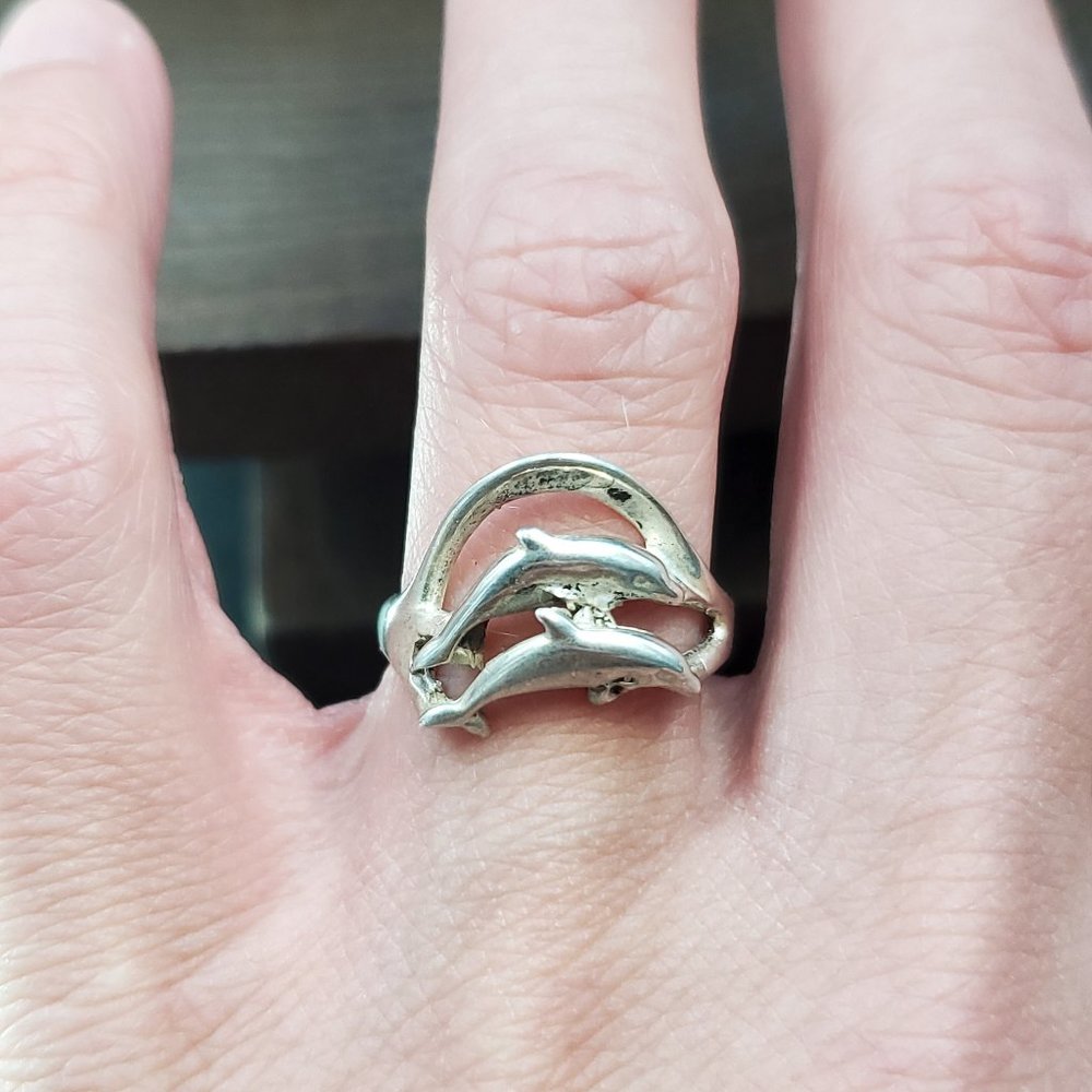 Size 7.75 Sterling Silver Tarnished Worn Double Dolphin Ring